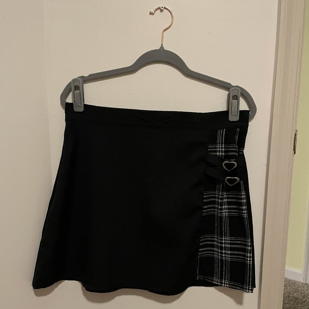 🖤 Edgy Meets Cute – ROMWE Skirt from Hot Topic 🖤